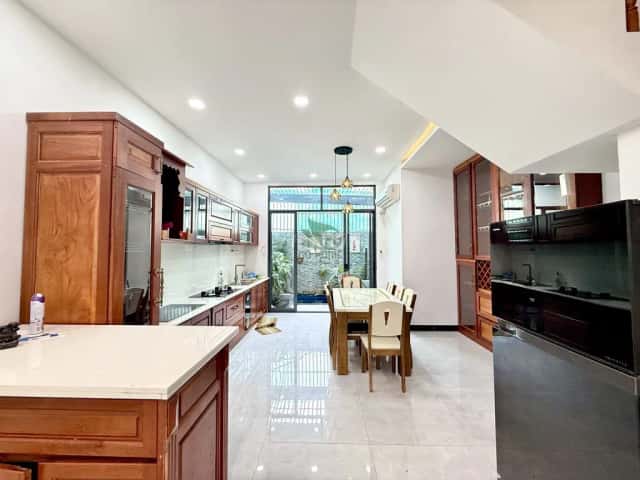 Cho thuê nhà mặt tiền Nha Trang, Khánh Hòa – 4 phòng ngủ, giá 29 triệu