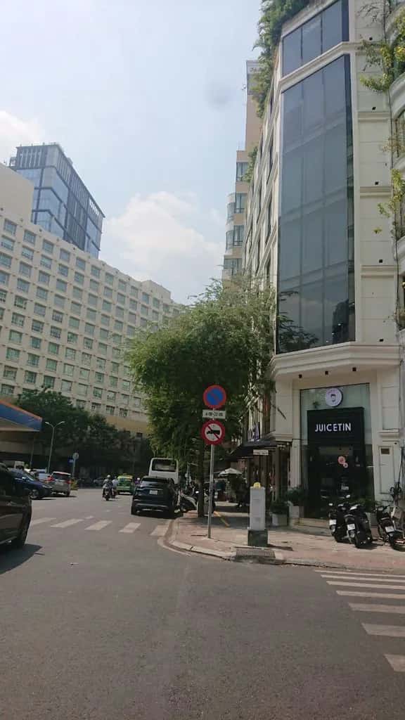 Cho thuê nhà mặt tiền Lê Thánh Tôn Quận 1, TP.HCM – giá 25 triệu