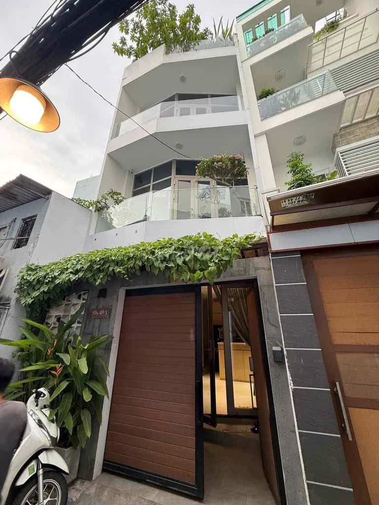 Bán nhà hẻm Lạc Long Quân Quận 11, TP.HCM – 2 phòng ngủ, giá 6.7 tỷ
