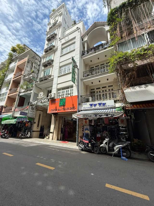 Bán nhà mặt tiền Lưu Văn Lang Quận 1, TP.HCM – giá 80 tỷ