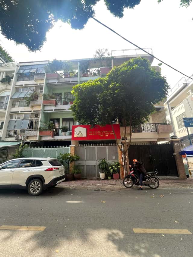 Bán nhà mặt tiền Lý Văn Phức Quận 1, TP.HCM – giá 25 tỷ