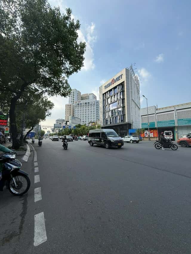 Bán nhà mặt tiền Nguyễn Văn Trỗi Quận Phú Nhuận, TP.HCM – giá 360 tỷ Bán nhà mặt tiền Nguyễn Văn Trỗi Quận Phú Nhuận, TP.HCM – giá 360 tỷ
