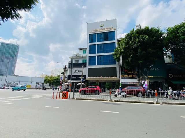 Bán nhà mặt tiền Nguyễn Cư Trinh Quận 1, TP.HCM – giá 50 tỷ
