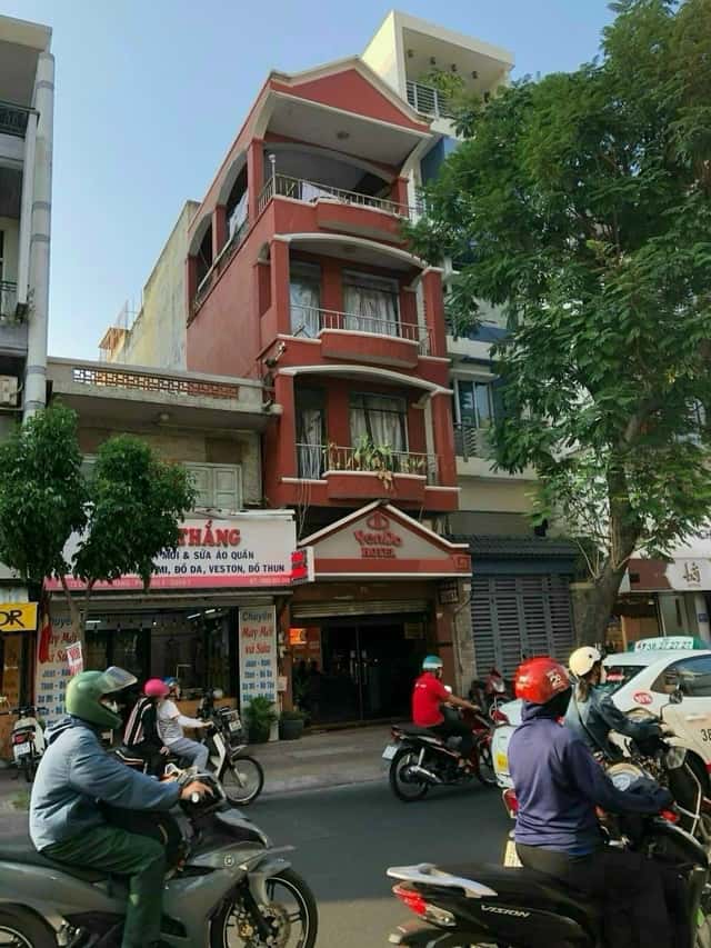 Bán nhà mặt tiền Lý Chính Thắng Quận 3, TP.HCM – 5 phòng ngủ, giá 34 tỷ Bán nhà mặt tiền Lý Chính Thắng Quận 3, TP.HCM – 5 phòng ngủ, giá 34 tỷ