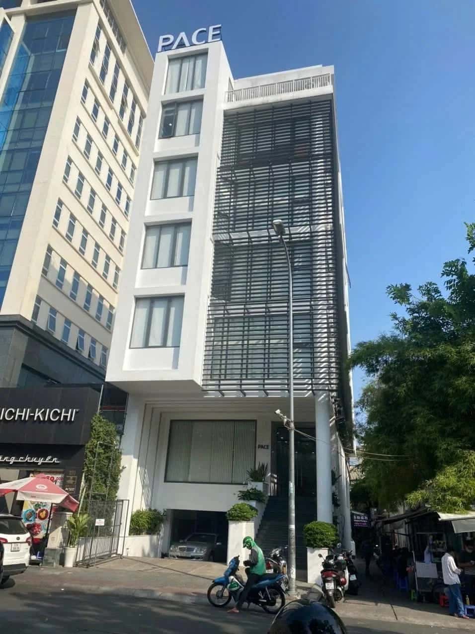 Bán nhà mặt tiền Nguyễn Trãi Quận 1, TP.HCM – 7 phòng ngủ, giá 170 tỷ