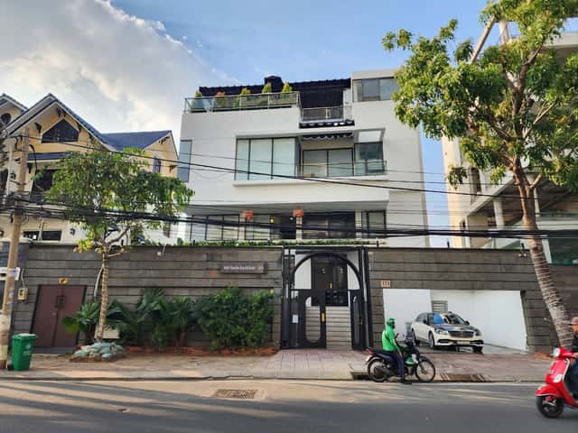 Bán nhà mặt tiền Nguyễn Văn Hưởng Thành phố Thủ Đức, TP.HCM – 5 phòng ngủ, giá 150 tỷ