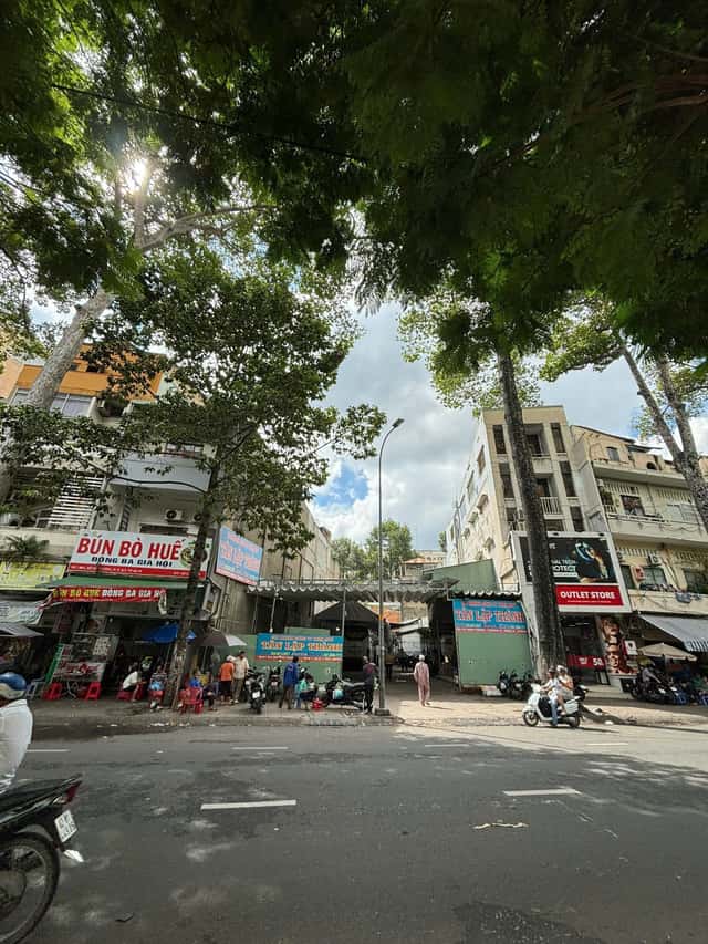Bán nhà mặt tiền Hùng Vương Quận 5, TP.HCM – giá 200 tỷ
