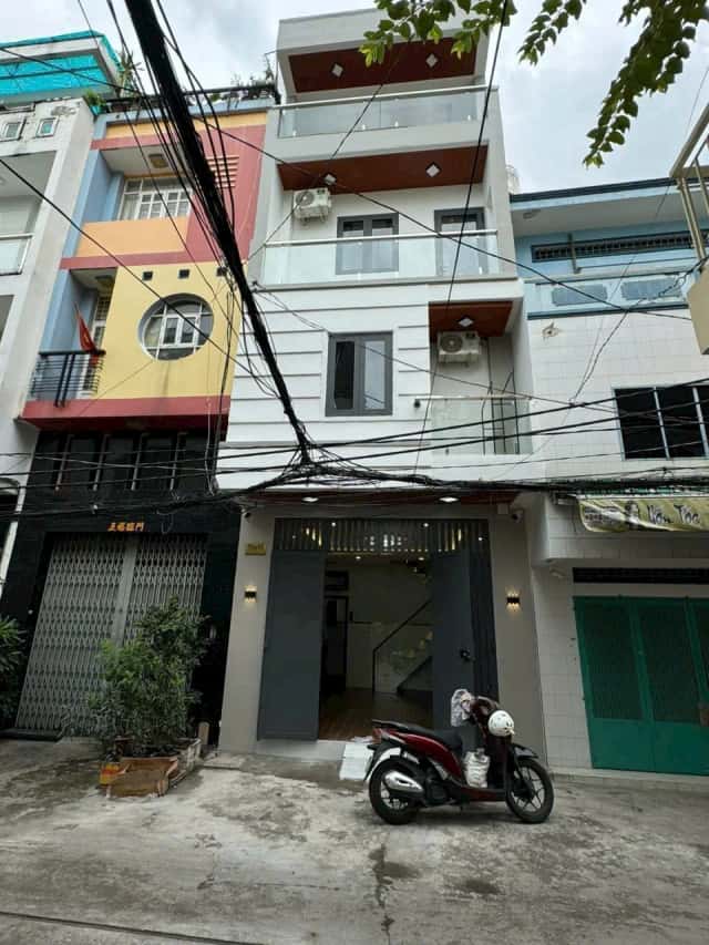 Bán nhà hẻm 134/27 Lạc Long Quân Quận 11, TP.HCM – 7 phòng ngủ, giá 8.8 tỷ