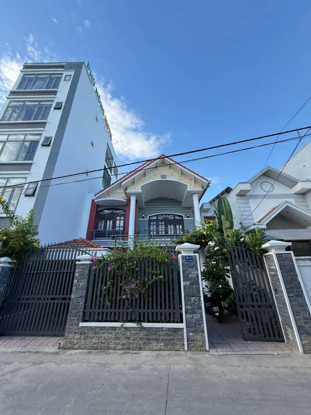 Bán nhà hẻm Cầu Dứa - Phú Nông Thành phố Nha Trang, Khánh Hòa – 5 phòng ngủ, giá 11.8 tỷ