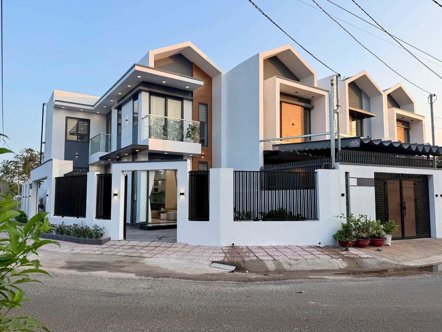 Bán nhà mặt tiền Điểu Xiển  Thành phố Long Khánh, Đồng Nai – 3 phòng ngủ, giá 2.4 tỷ