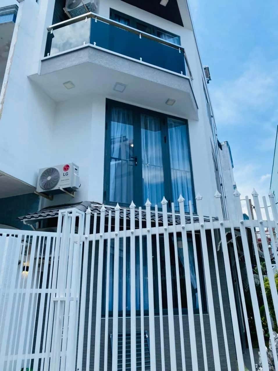 Bán nhà hẻm 32/53/56A Đường Ông Ích Khiêm Quận 11, TP.HCM – 2 phòng ngủ, giá 5.5 tỷ
