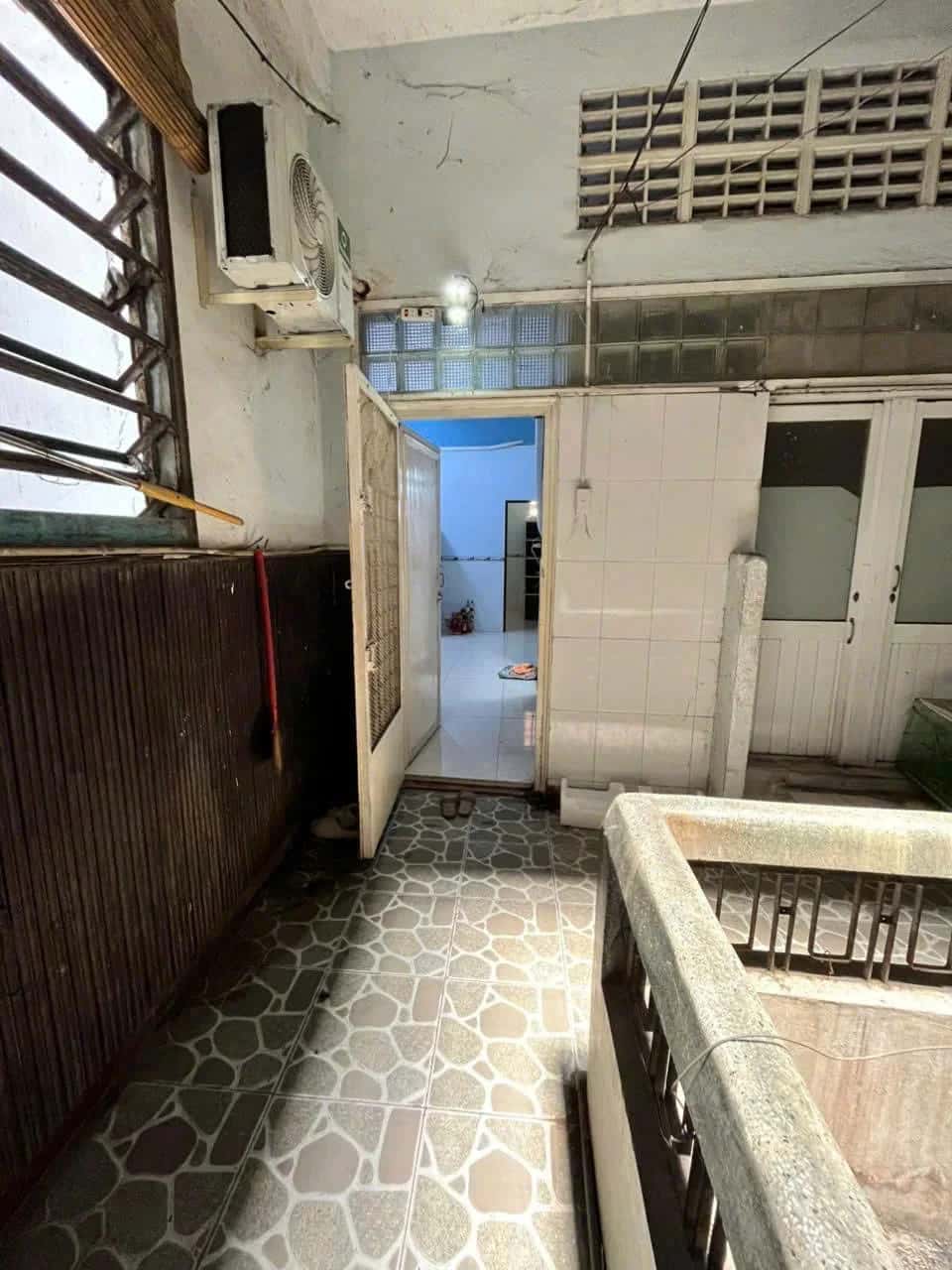 Bán căn hộ chung cư Căn hộ số 19 lầu 2 ( sau ) , 19 Đường Gò Công Quận 5, TP.HCM – 2 phòng ngủ, giá 1.7 tỷ