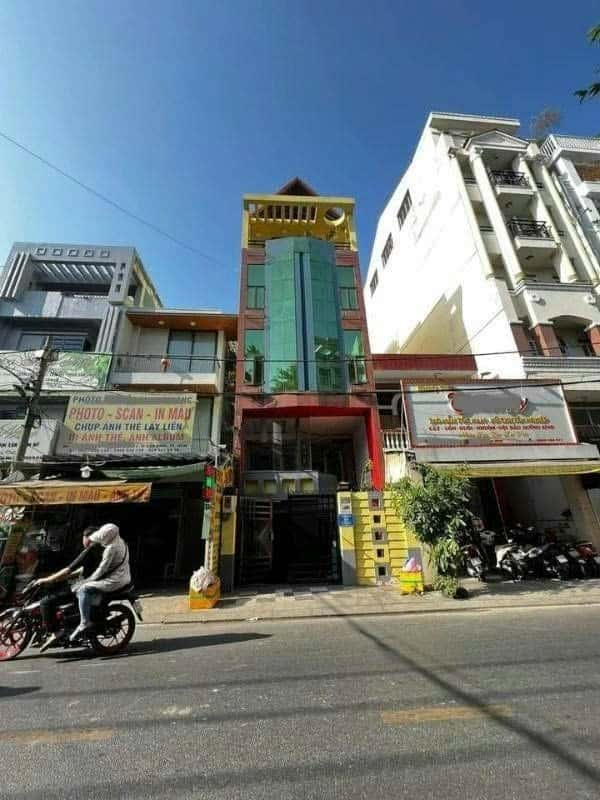 Bán nhà mặt tiền Nguyễn Minh Hoàng Quận Tân Bình, TP.HCM – giá 24 tỷ
