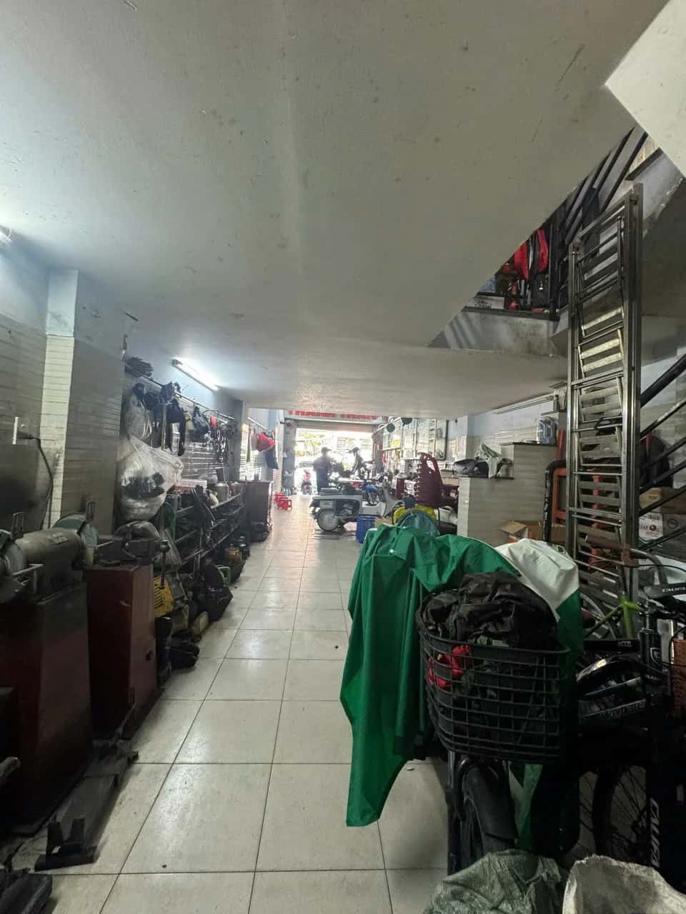 Bán nhà hẻm Đường Hà Thị Đát Quận Tân Phú, TP.HCM – 3 phòng ngủ, giá 10.8 tỷ — Hình 2 Bán nhà hẻm Đường Hà Thị Đát Quận Tân Phú, TP.HCM – 3 phòng ngủ, giá 10.8 tỷ — Hình 2