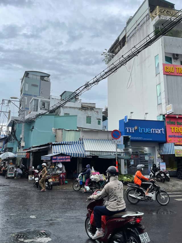 Bán nhà mặt tiền Hoàng Hoa Thám Quận Tân Bình, TP.HCM – giá 15.5 tỷ Bán nhà mặt tiền Hoàng Hoa Thám Quận Tân Bình, TP.HCM – giá 15.5 tỷ