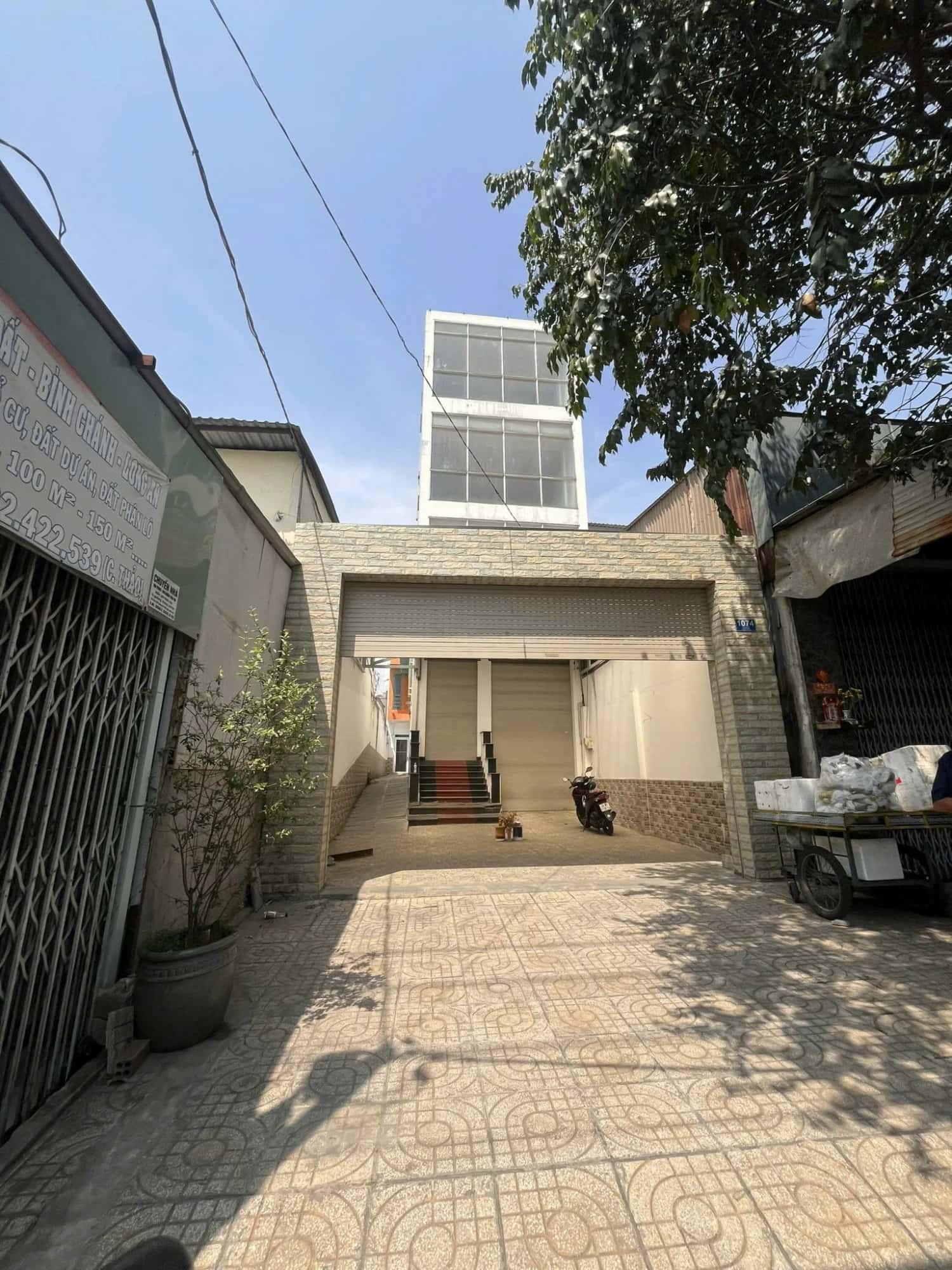 Bán nhà mặt tiền Quốc lộ 50 Huyện Bình Chánh, TP.HCM – 8 phòng ngủ, giá 28 tỷ
