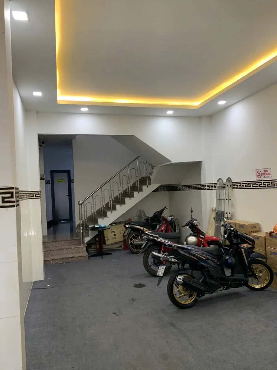 Bán nhà mặt tiền Tỉnh Lộ 10 Quận Bình Tân, TP.HCM – 13 phòng ngủ, giá 19.5 tỷ — Hình 2