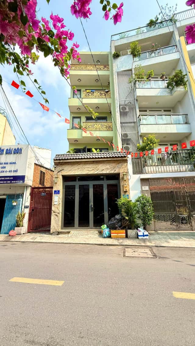 Bán nhà mặt tiền Nguyễn Văn Công Quận Gò Vấp, TP.HCM – 9 phòng ngủ, giá 14.2 tỷ