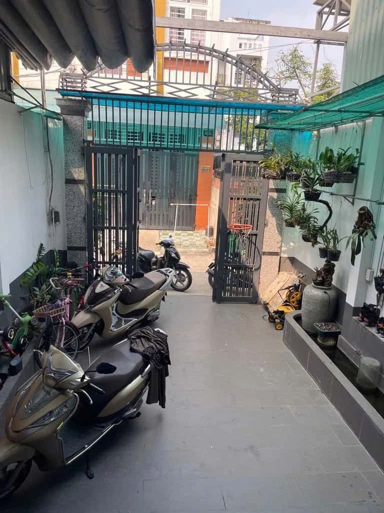 Bán nhà mặt tiền đường số 40 Thành phố Thủ Đức, TP.HCM – 5 phòng ngủ, giá 5.4 tỷ