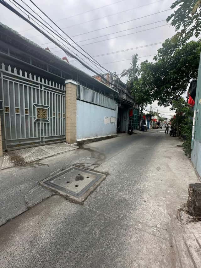 Bán nhà hẻm Quốc Lộ 1A, Khu phố 5 Quận 12, TP.HCM – 2 phòng ngủ, giá 8.9 tỷ Bán nhà hẻm Quốc Lộ 1A, Khu phố 5 Quận 12, TP.HCM – 2 phòng ngủ, giá 8.9 tỷ