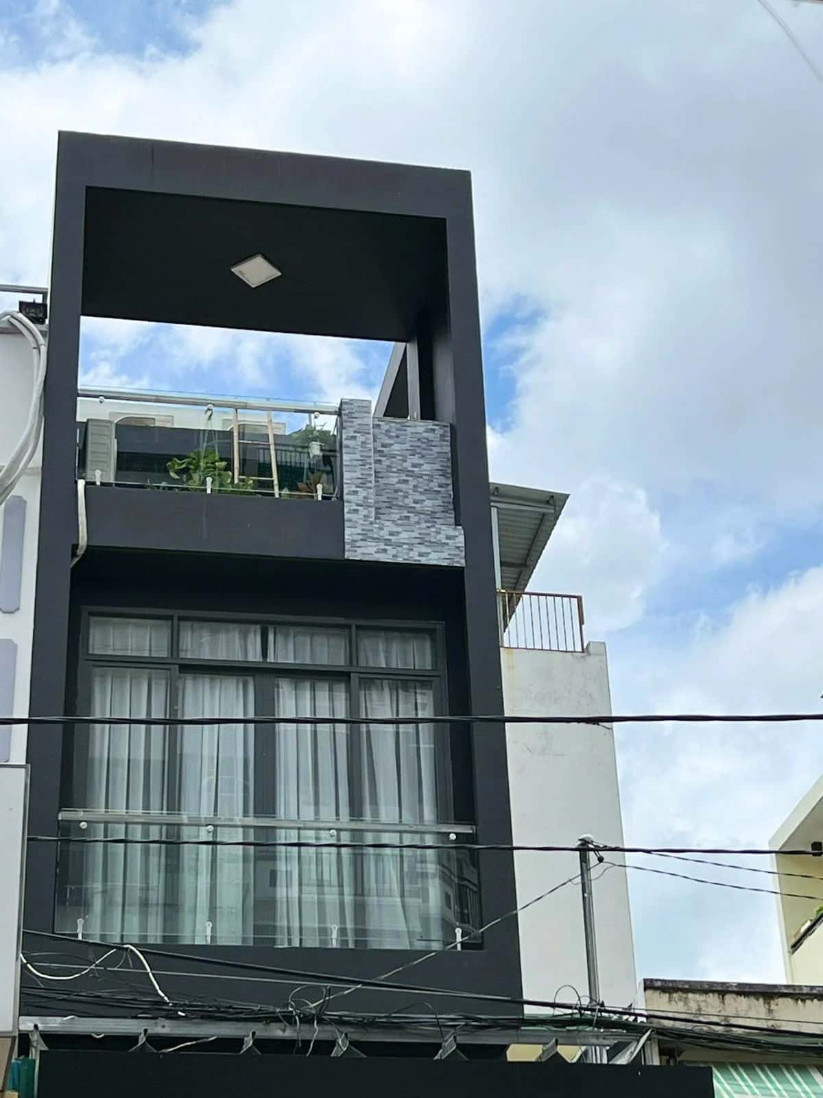 Bán nhà mặt tiền Nguyễn Tiểu La Quận 10, TP.HCM – 5 phòng ngủ, giá 13.5 tỷ