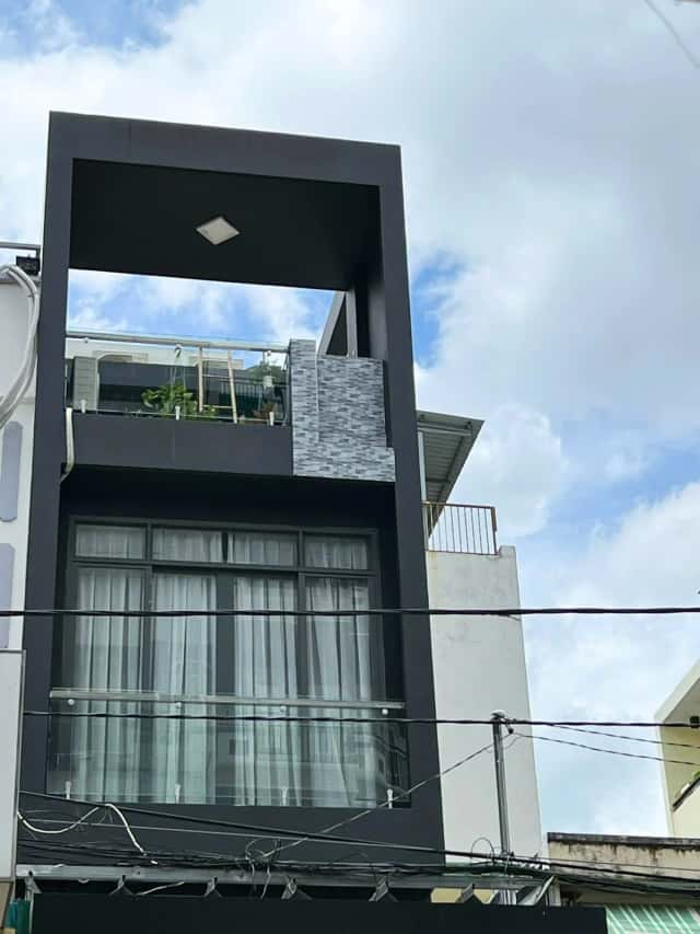Bán nhà mặt tiền Nguyễn Tiểu La Quận 10, TP.HCM – 5 phòng ngủ, giá 13.5 tỷ