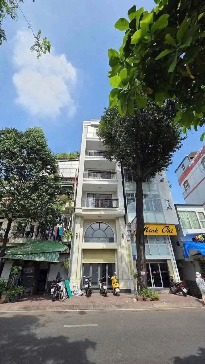 Bán nhà mặt tiền Trường Sa Quận 3, TP.HCM – 10 phòng ngủ, giá 31 tỷ