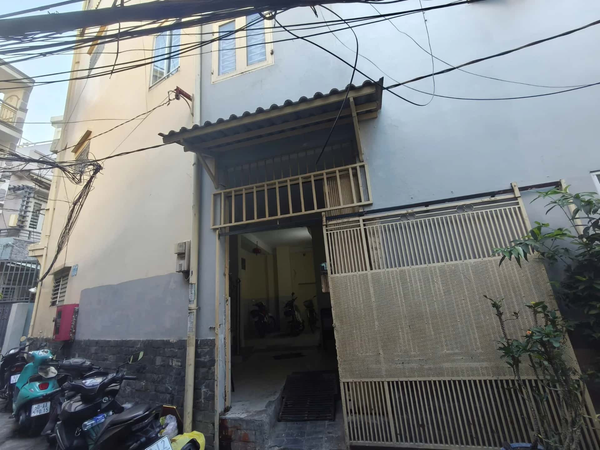 Bán nhà mặt tiền Đoàn Văn Bơ Quận 4, TP.HCM – 15 phòng ngủ, giá 13.5 tỷ