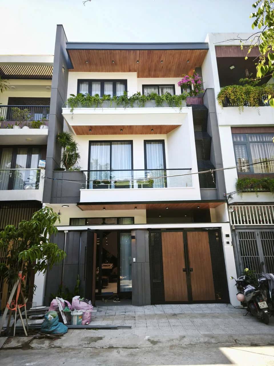 Bán nhà mặt tiền Nguyễn Hành Quận Cẩm Lệ, TP. Đà Nẵng – 4 phòng ngủ, giá 10.7 tỷ
