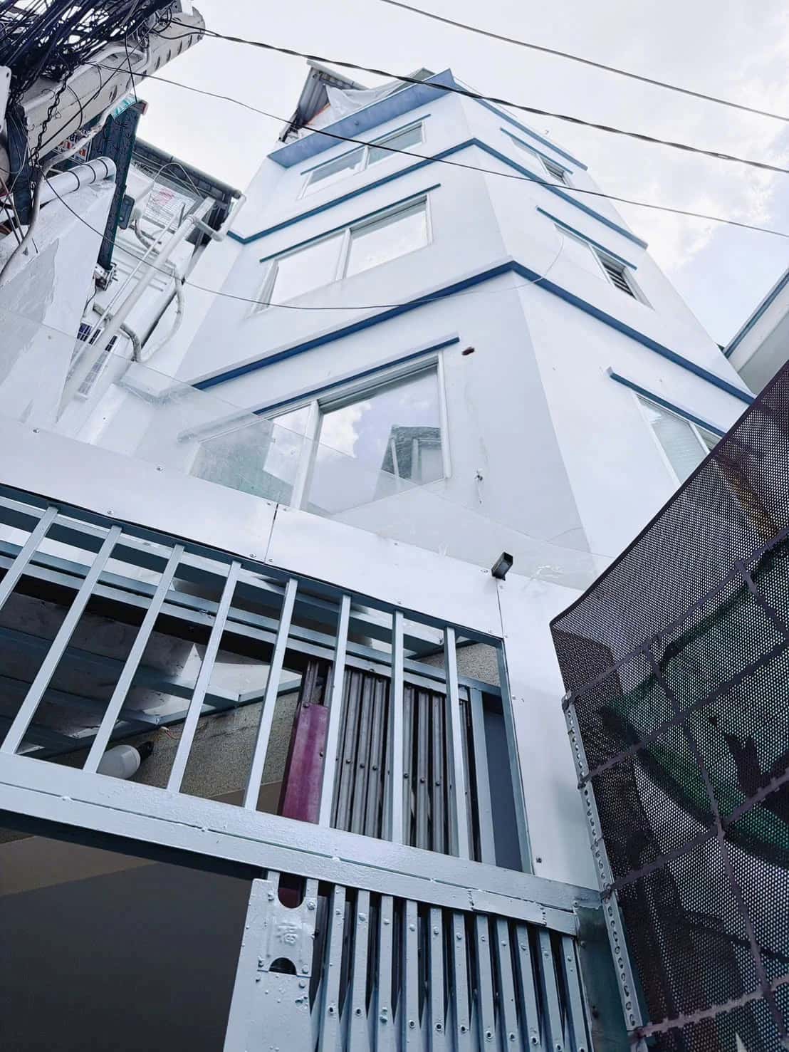 Bán nhà hẻm Đường Đoàn Văn Bơ Quận 4, TP.HCM – 7 phòng ngủ, giá 4.3 tỷ
