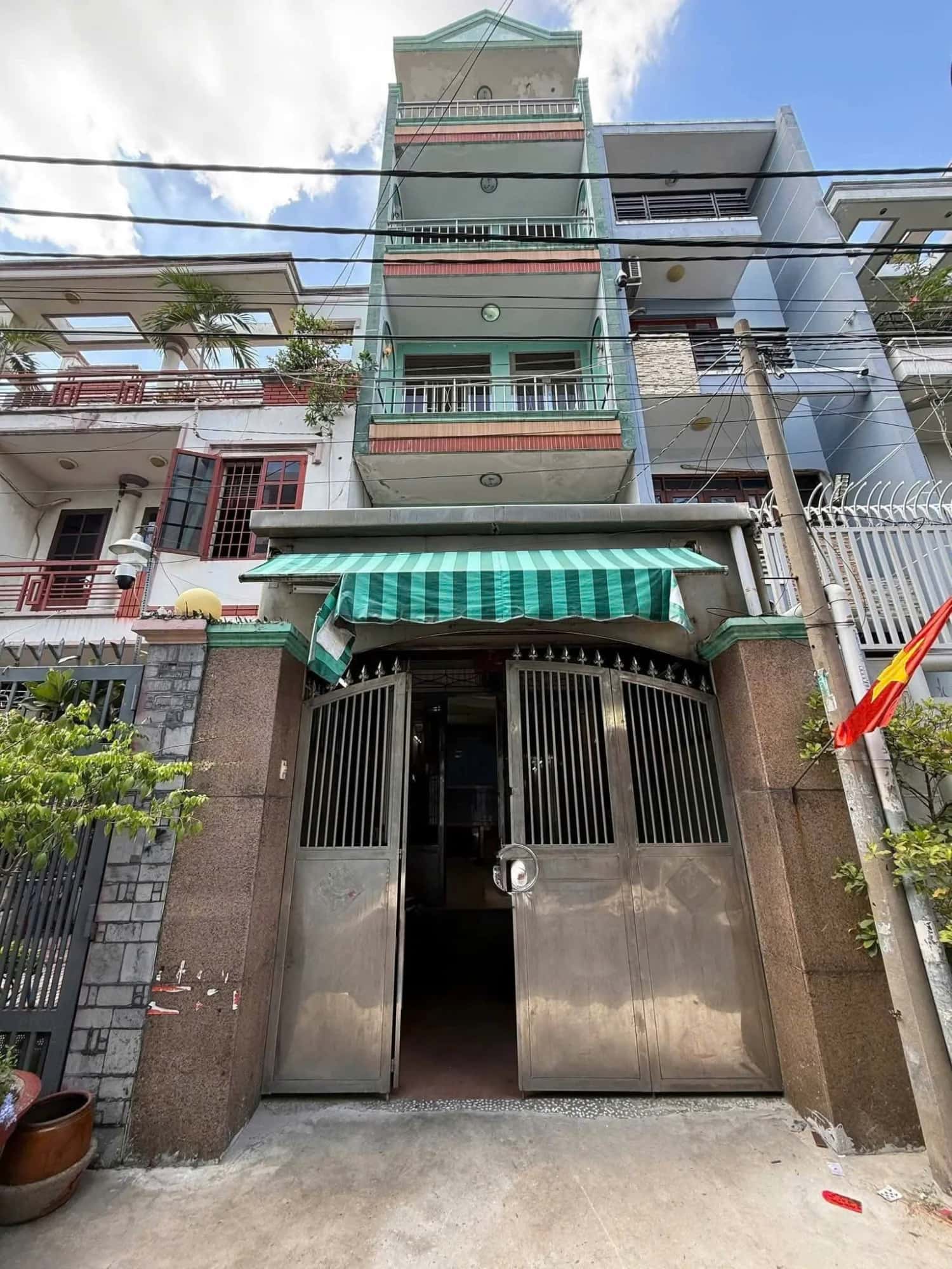 Bán nhà hẻm Âu Cơ Quận Tân Bình, TP.HCM – 4 phòng ngủ, giá 15.9 tỷ