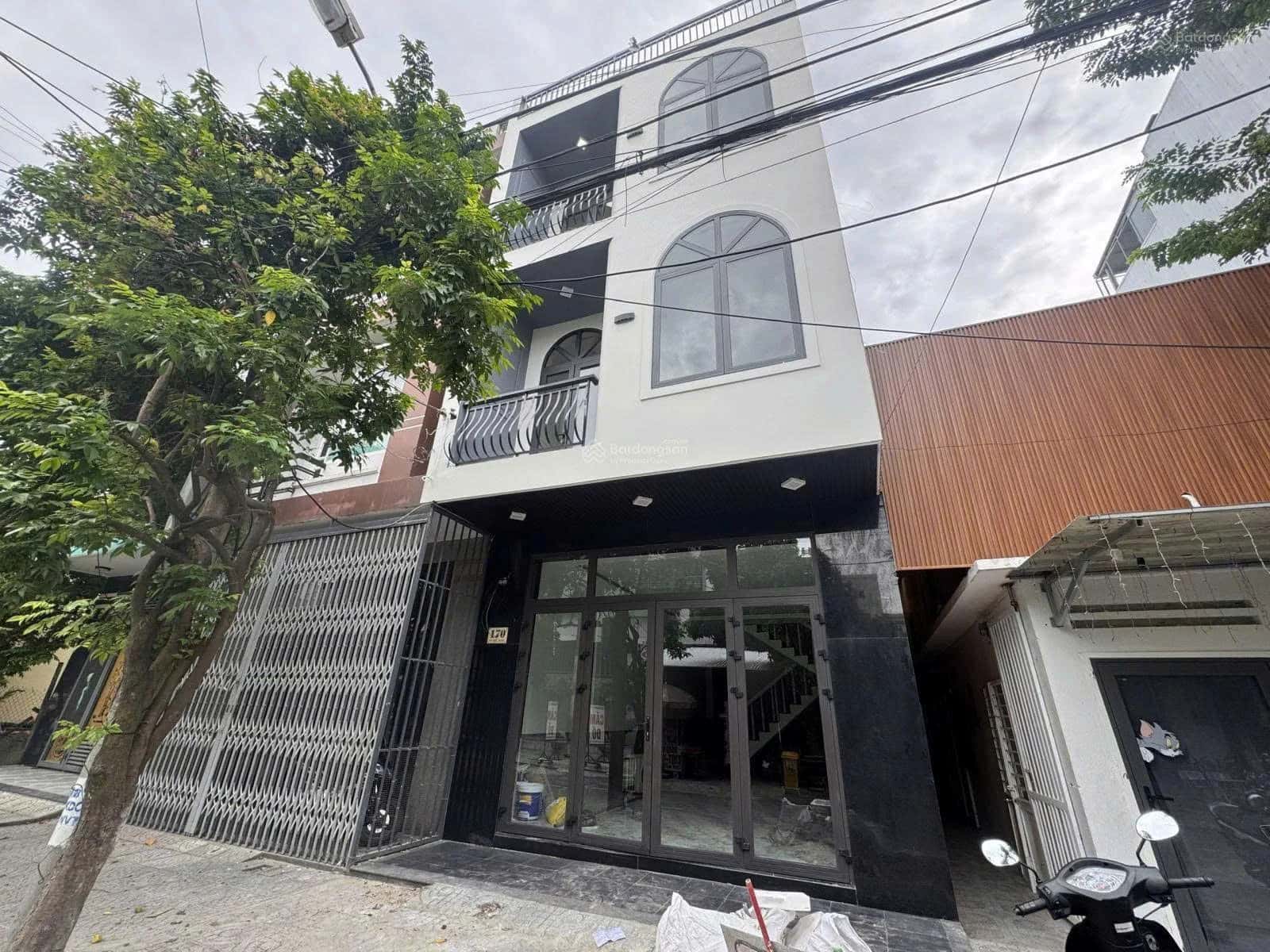 Bán nhà mặt tiền Võ Như Hưng Quận Ngũ Hành Sơn, TP. Đà Nẵng – 4 phòng ngủ, giá 12.2 tỷ