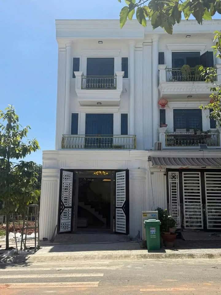 Bán nhà mặt tiền đường N37 Thành phố Tân Uyên, Bình Dương – 4 phòng ngủ, giá 3 tỷ