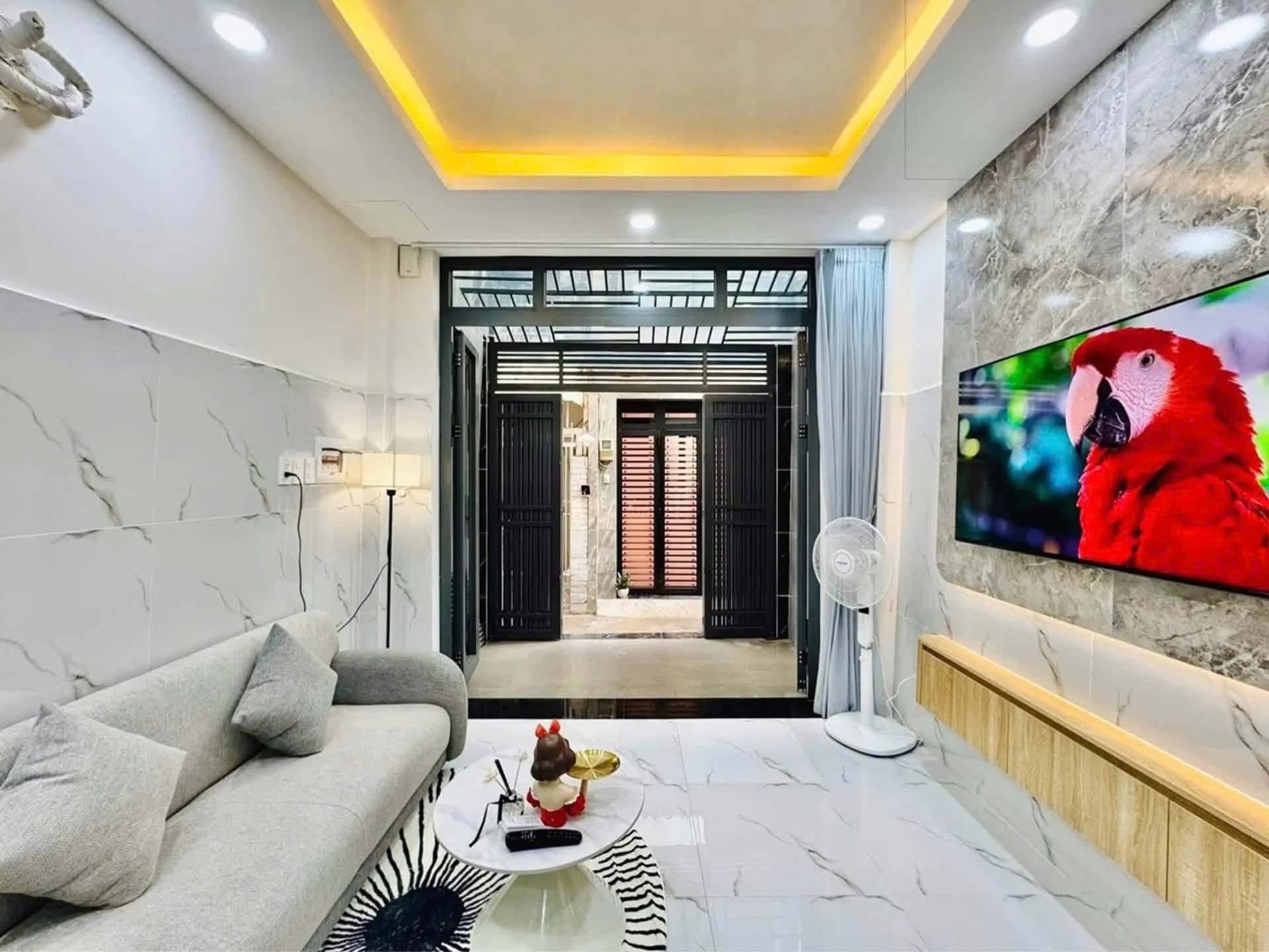 Bán nhà mặt tiền Nguyễn Khang Quận Cầu Giấy, TP. Hà Nội – 4 phòng ngủ, giá 9 tỷ