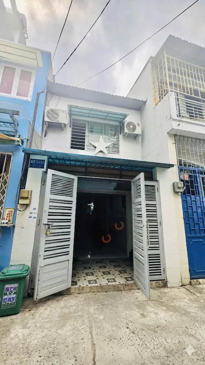 Bán nhà hẻm 639/73/4/12 Đường Hương Lộ 2 Quận Bình Tân, TP.HCM – 2 phòng ngủ, giá 4.3 tỷ Bán nhà hẻm 639/73/4/12 Đường Hương Lộ 2 Quận Bình Tân, TP.HCM – 2 phòng ngủ, giá 4.3 tỷ