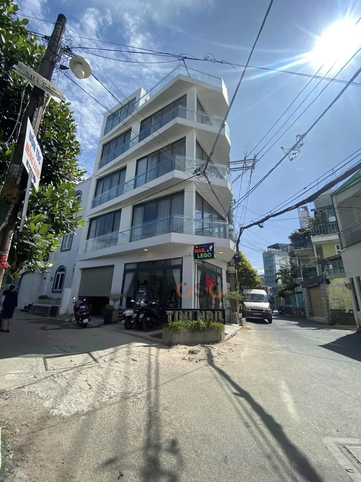 Main image