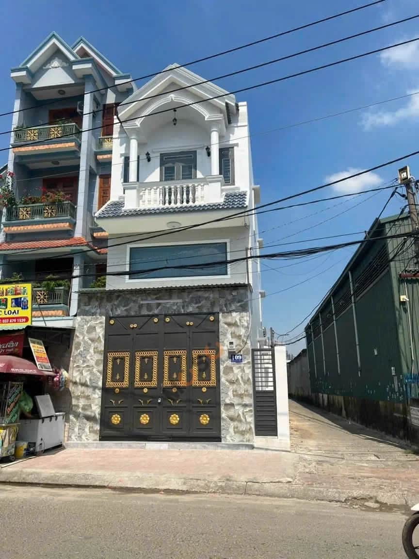 Bán nhà mặt tiền Dương Thị Mạnh Quận 12, TP.HCM – 3 phòng ngủ, giá 7.7 tỷ Bán nhà mặt tiền Dương Thị Mạnh Quận 12, TP.HCM – 3 phòng ngủ, giá 7.7 tỷ