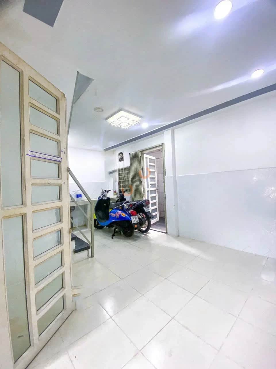 Bán nhà hẻm 118/27 Nguyễn Chí Thanh Quận 10, TP.HCM – 2 phòng ngủ, giá 3.4 tỷ