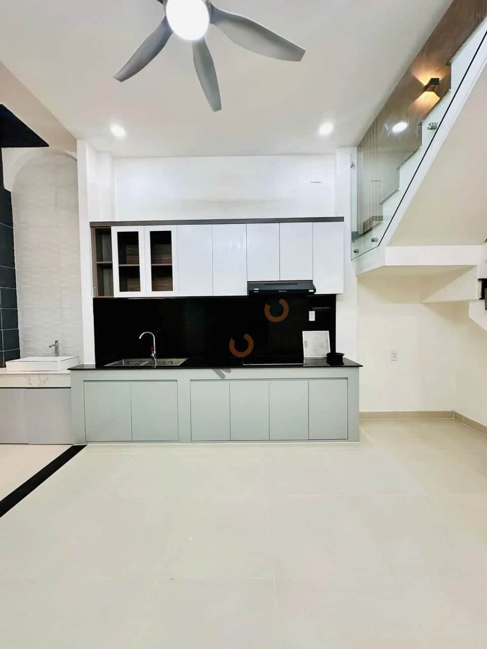 Bán nhà hẻm 5/3 Đường Thạnh Lộc 28 Quận 12, TP.HCM – 3 phòng ngủ, giá 5.8 tỷ Bán nhà hẻm 5/3 Đường Thạnh Lộc 28 Quận 12, TP.HCM – 3 phòng ngủ, giá 5.8 tỷ