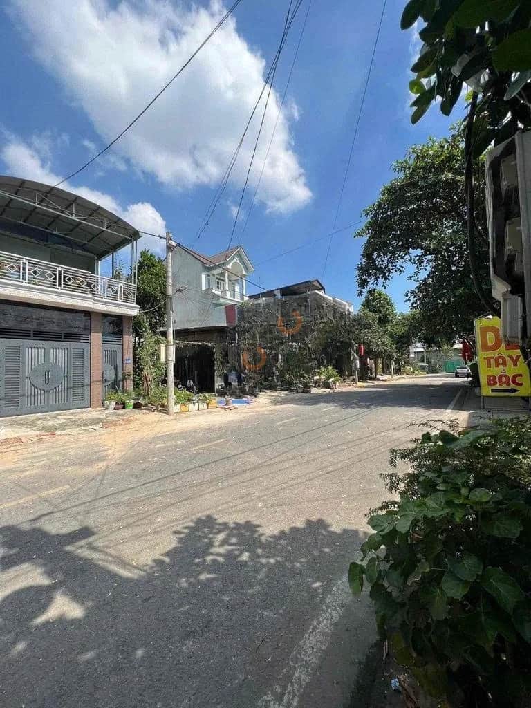 Bán nhà mặt tiền Thửa 2068 - tờ 252 đường D24 KĐC Việt Sing Thành phố Thuận An, Bình Dương – 6 phòng ngủ, giá 5 tỷ Bán nhà mặt tiền Thửa 2068 - tờ 252 đường D24 KĐC Việt Sing Thành phố Thuận An, Bình Dương – 6 phòng ngủ, giá 5 tỷ