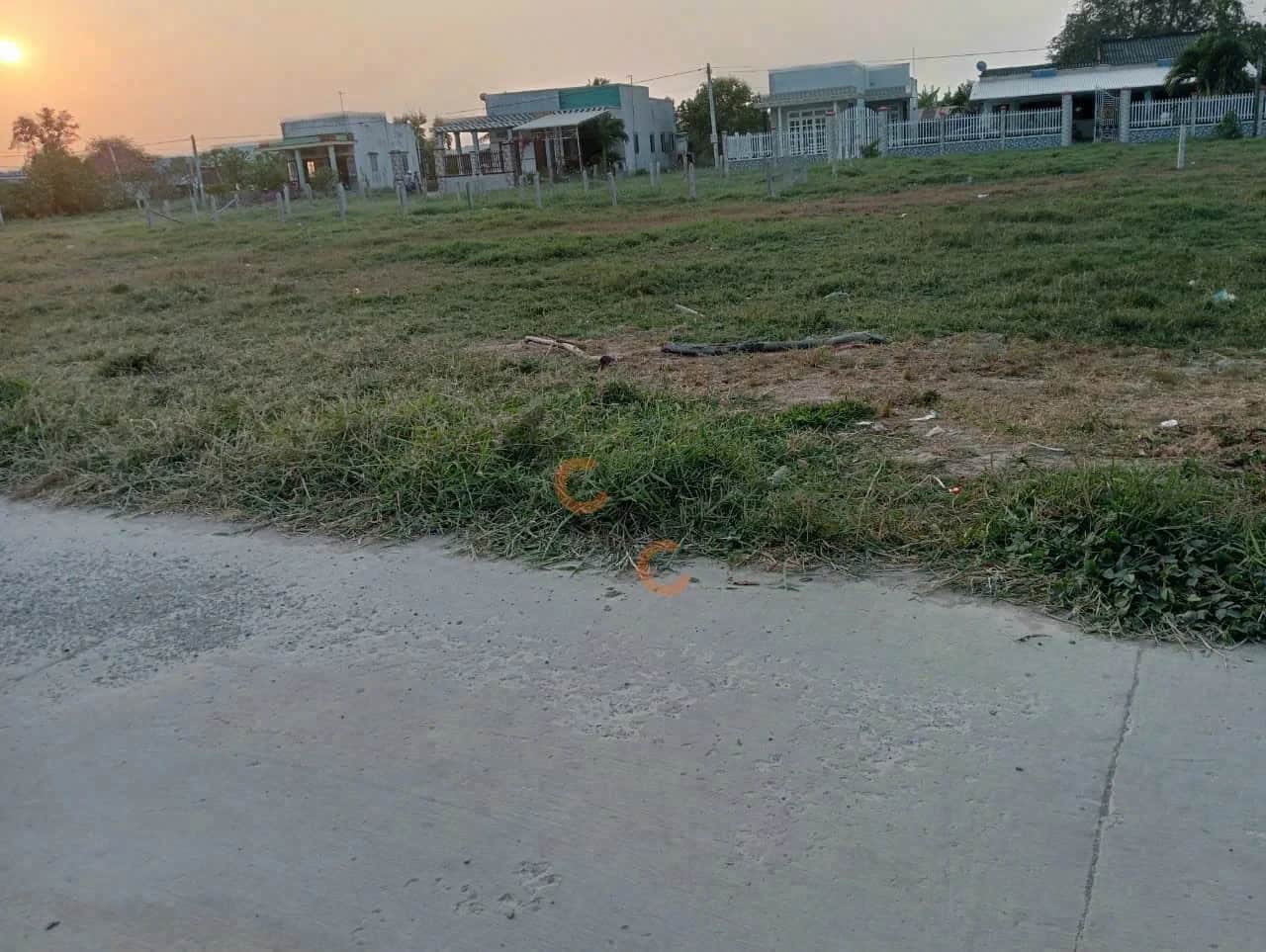 Bán đất Thửa 1028 - Tờ 26 ấp Muôn Nghiệp Thành phố Gò Công, Tiền Giang – giá 950 triệu Bán đất Thửa 1028 - Tờ 26 ấp Muôn Nghiệp Thành phố Gò Công, Tiền Giang – giá 950 triệu