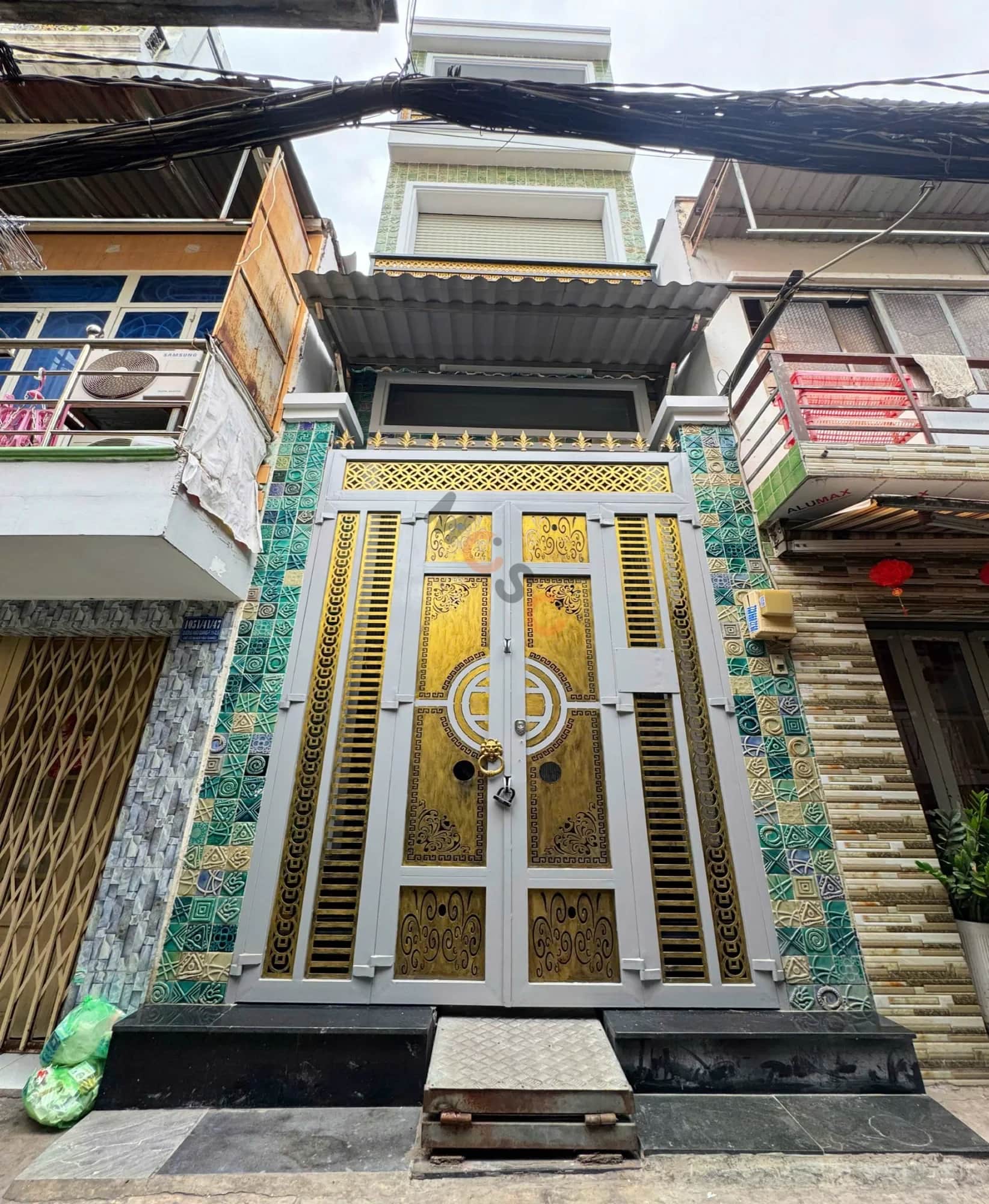 Main image