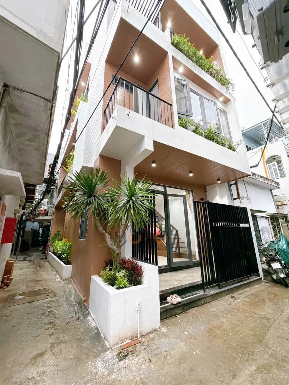 Bán nhà hẻm Hoàng Diệu Quận Hải Châu, TP. Đà Nẵng – 3 phòng ngủ, giá 5.8 tỷ Bán nhà hẻm Hoàng Diệu Quận Hải Châu, TP. Đà Nẵng – 3 phòng ngủ, giá 5.8 tỷ