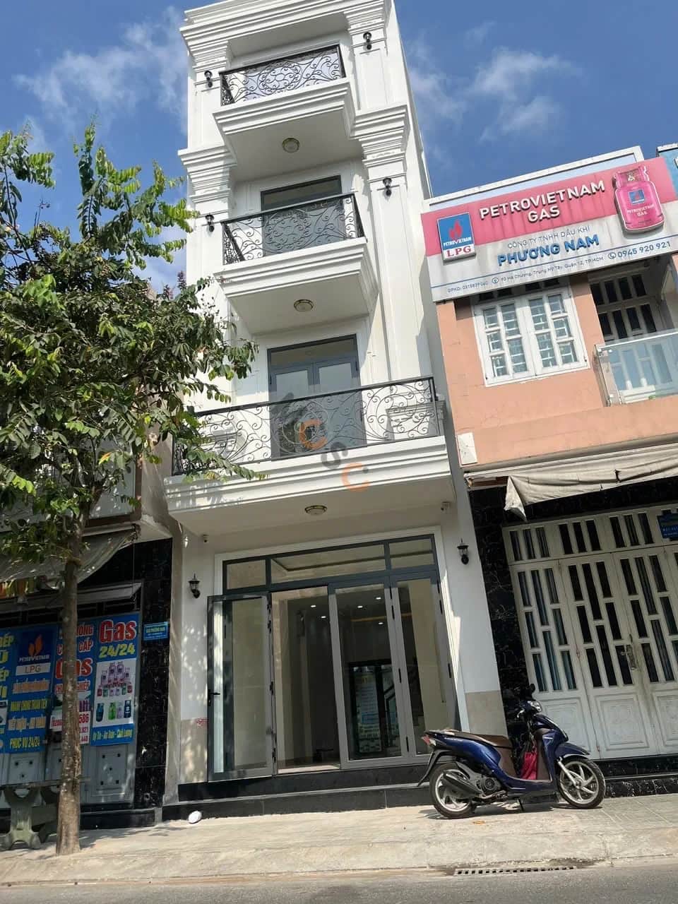 Main image