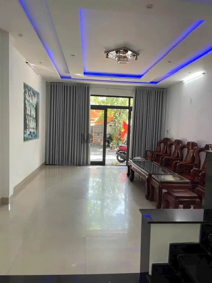Bán nhà mặt tiền Lê Văn Sỹ Quận Liên Chiểu, TP. Đà Nẵng – 3 phòng ngủ, giá 6.8 tỷ