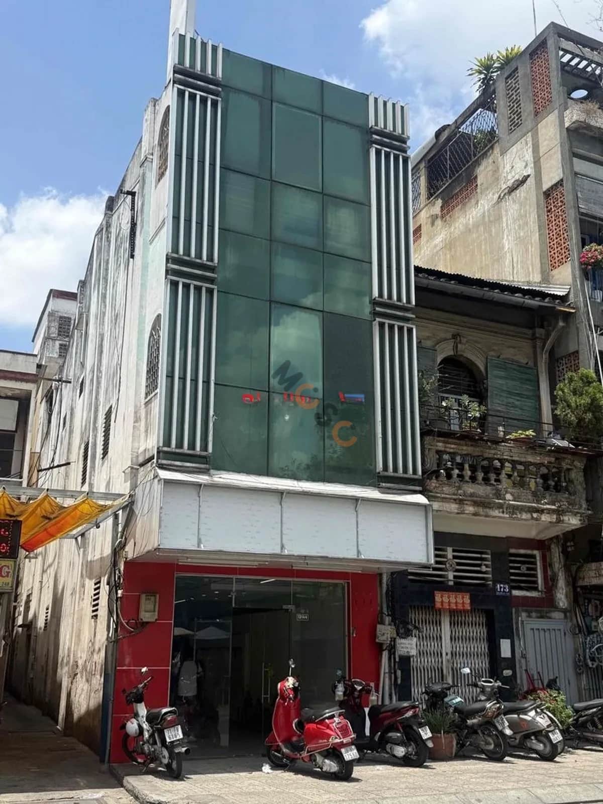Main image