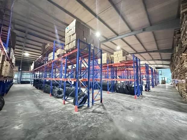 Cho thuê kho, nhà xưởng Nguyễn Văn Linh Long Biên, Hà Nội – giá 214.4 triệu