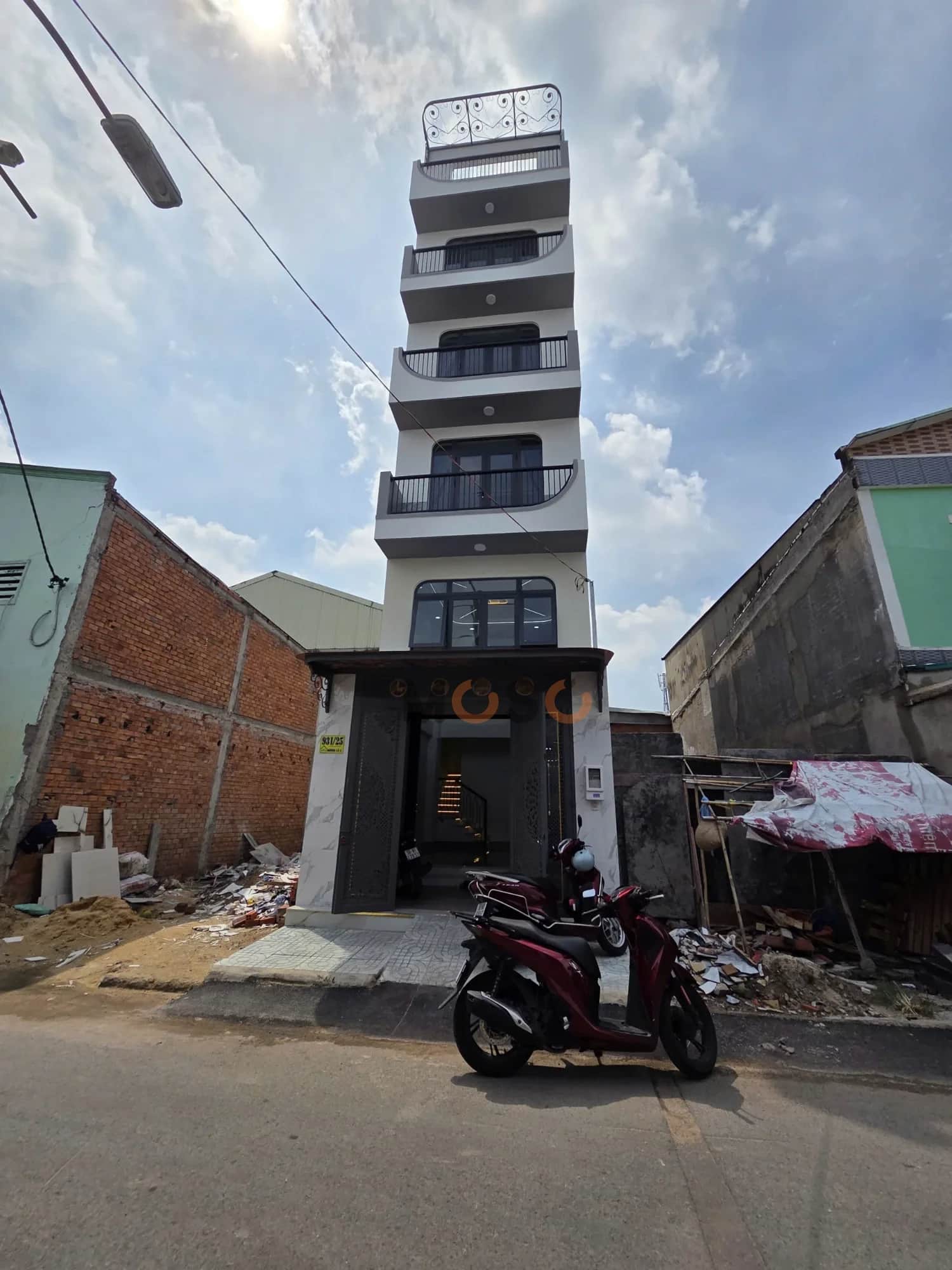 Main image