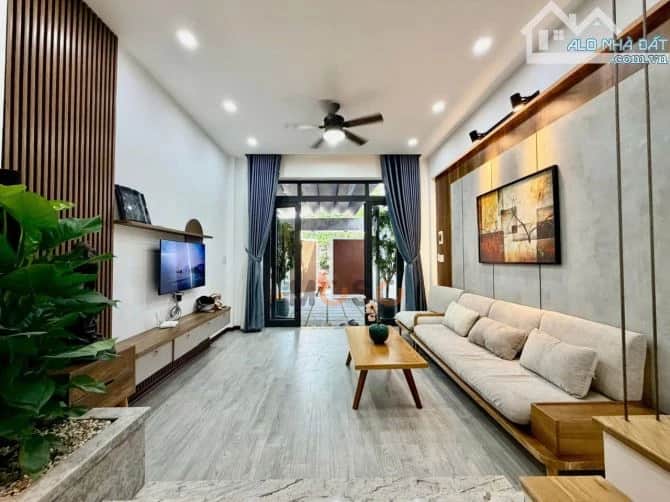 Bán nhà mặt tiền Nguyễn Huy Tự Liên Chiểu, Đà Nẵng – 3 phòng ngủ, giá 6.9 tỷ