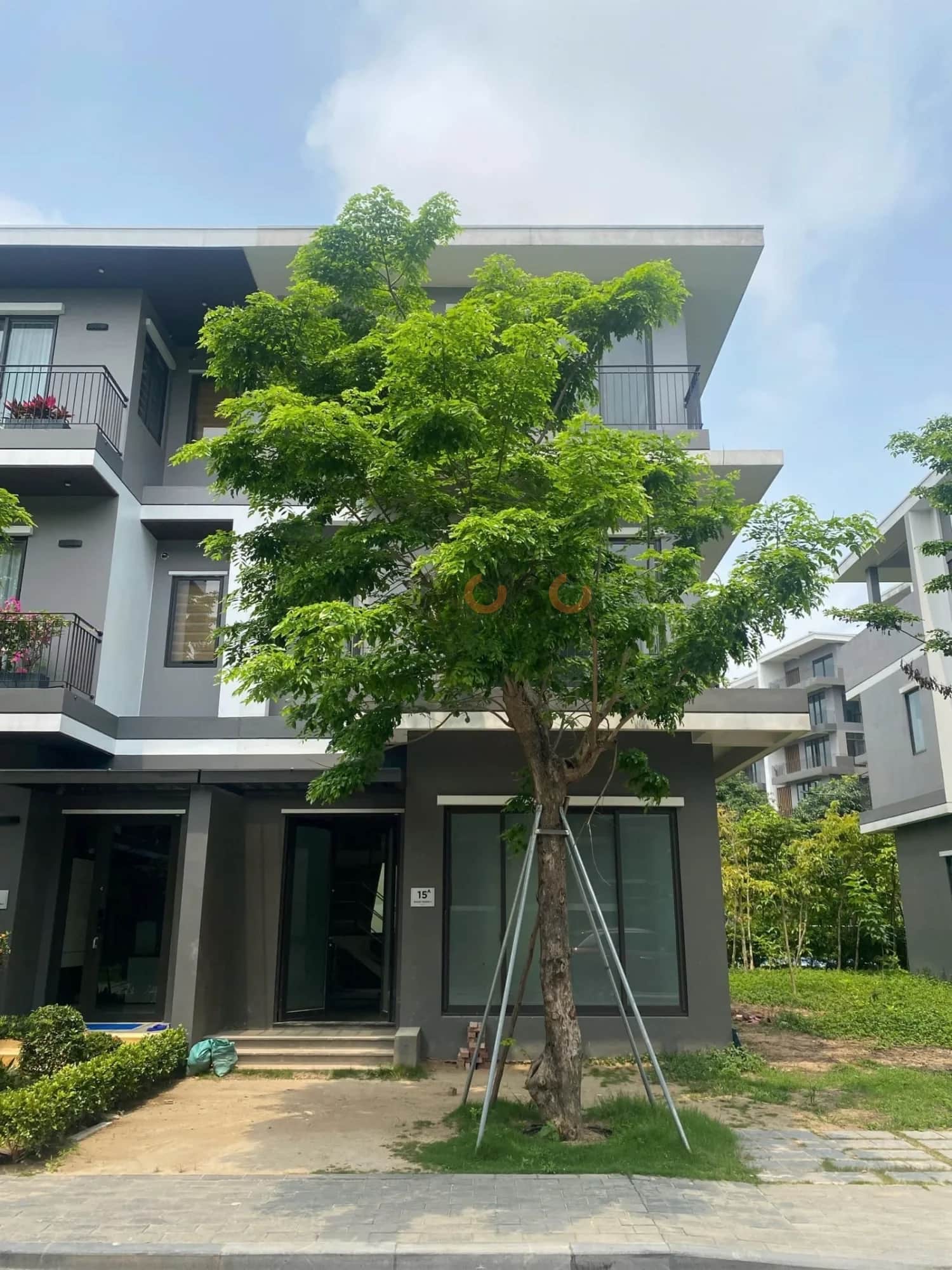 Bán nhà mặt tiền Eco Central Park, đường Nguyễn Sỹ Sách Thành phố Vinh, Nghệ An – 4 phòng ngủ, giá 8.6 tỷ